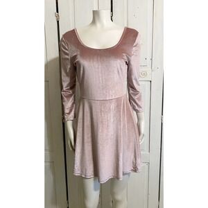 Want and Need Pink Stretch Velvet Skater Dress 3/4 Sleeve Scoop Neck Mini JR M